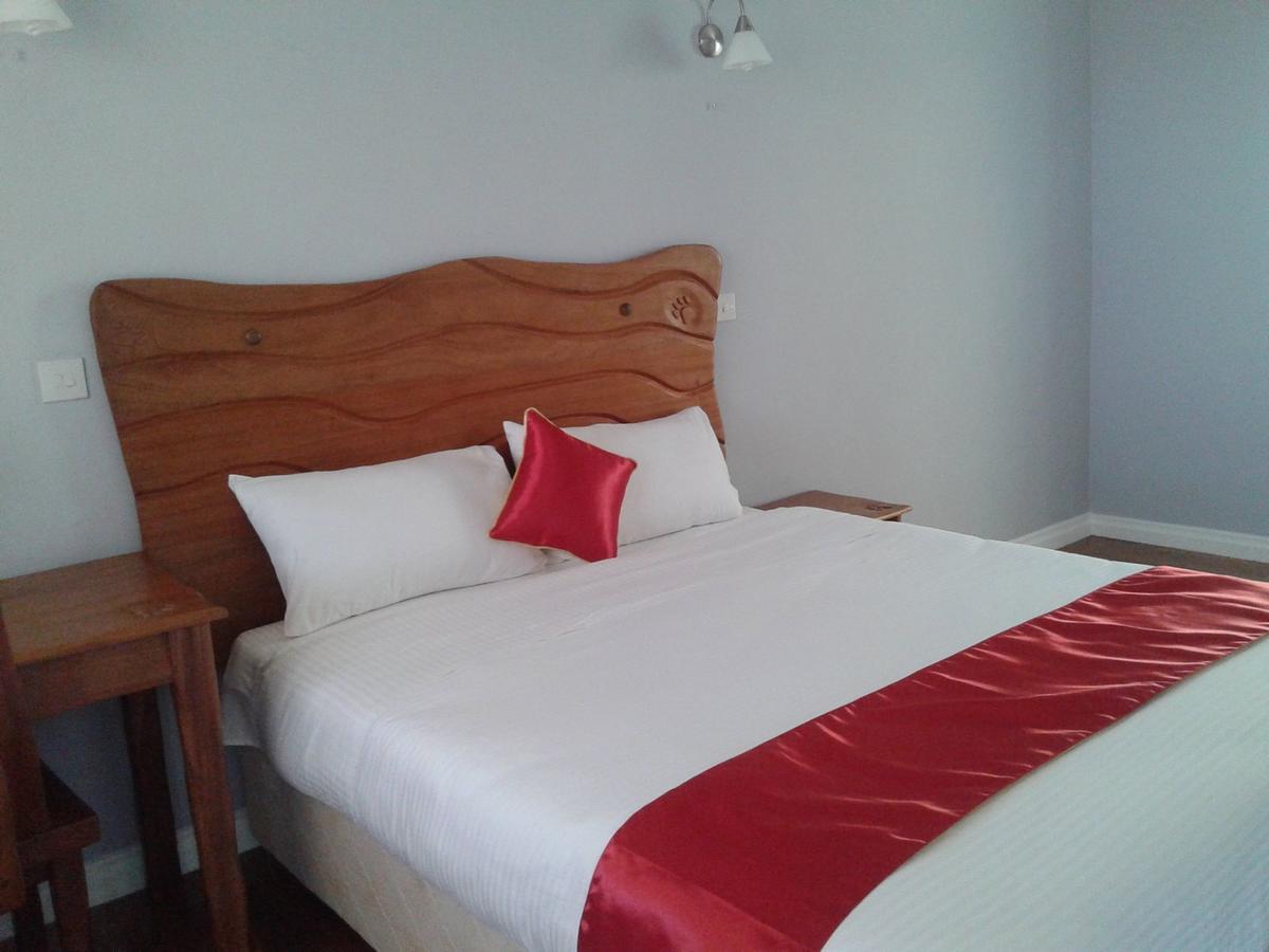 Tumaini Gardens Bed & Breakfast Kajiado ภายนอก รูปภาพ