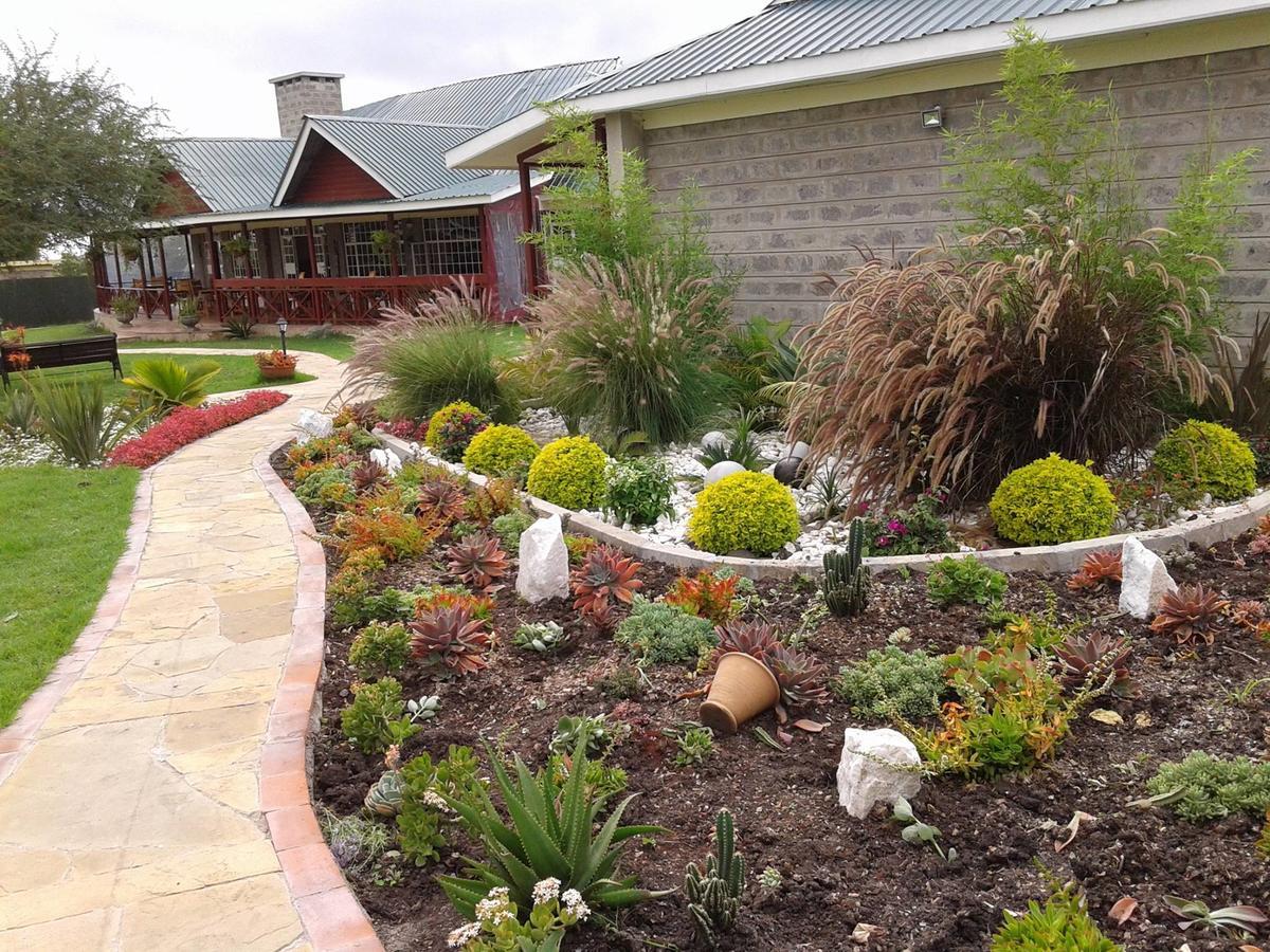 Tumaini Gardens Bed & Breakfast Kajiado ภายนอก รูปภาพ
