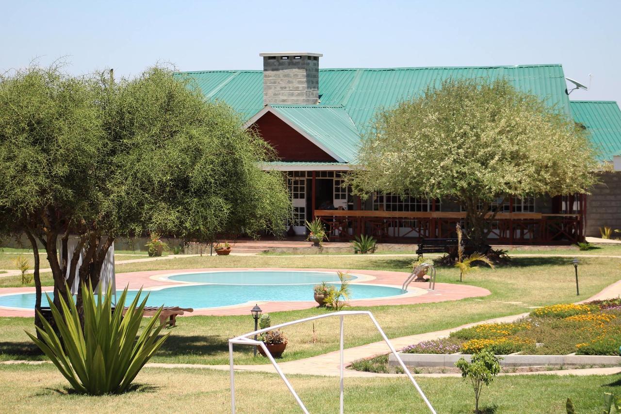 Tumaini Gardens Bed & Breakfast Kajiado ภายนอก รูปภาพ